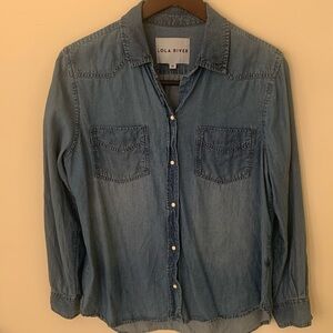 LOLA RIVER RELAXED WESTERN DENIM SHIRT INDIGO BLUE PEARL BUTTONS SZ M 2 pocket